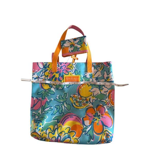 Lilly Pulitzer for Estée Lauder Tropical Floral Tote Bag W/ Zip Pouch - Picture 5 of 7